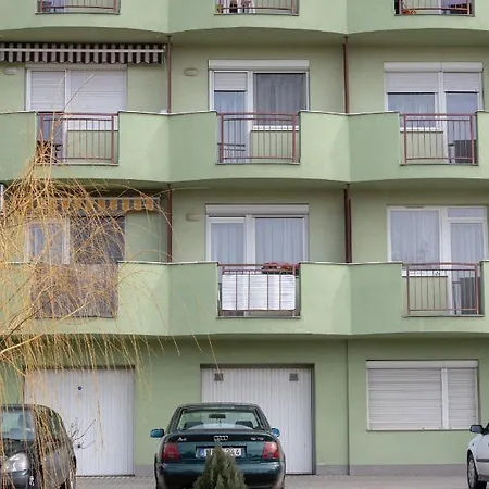 Smaragd Lakasapartman Apartment